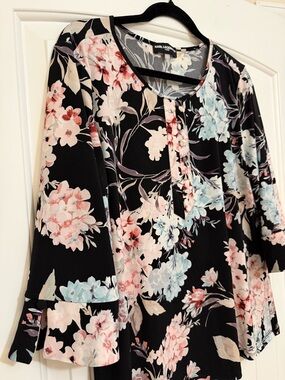 Karl Lagerfeld Black Floral 3/4 Bell Sleeve Ruffle Cuff Blouse Sz Large